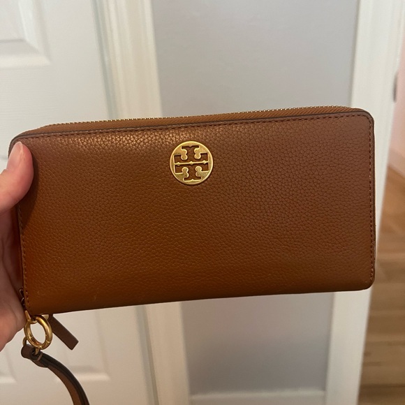 Tory Burch wallet - Picture 1 of 7